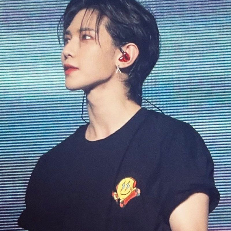 ATEEZ MERCH BREAK THE WALL 100% COTTON SHIRTS (black and white)