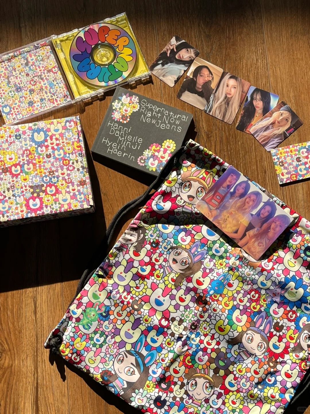 NJZ NEWJEANS DRAWSTRING BAG WITH CUSTON BOX AND ACCESSORIES