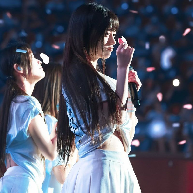 ILLIT GLITTERDAY T SHIRT 100% COTTON