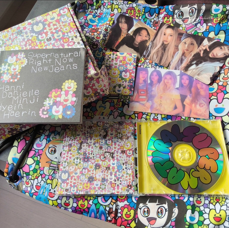 NJZ NEWJEANS DRAWSTRING BAG WITH CUSTON BOX AND ACCESSORIES